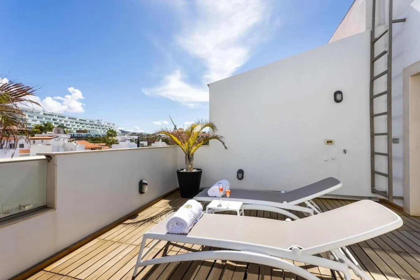 דירות אדחה Penthouse Marina Caleta, La Caleta